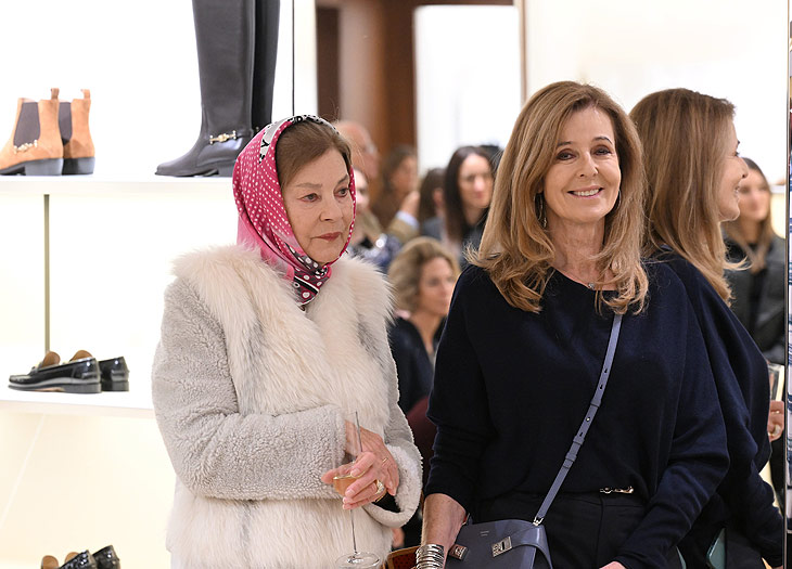 Sabina Nagel und Andrea Schoeller  / Empfang und Talk des Club europäischer Unternehmerinnen (CeU) mit Enkeln der Familie Ferragamao in der Ferragamo Boutique in der Maximilianstrasse am 6. November 2025 (©Foto: ABR-Pictures / Frank Rollitz)